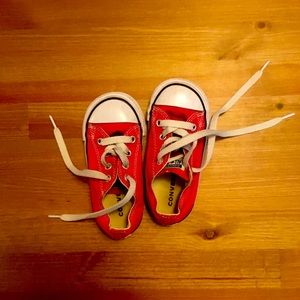 Toddler size 7 red converse